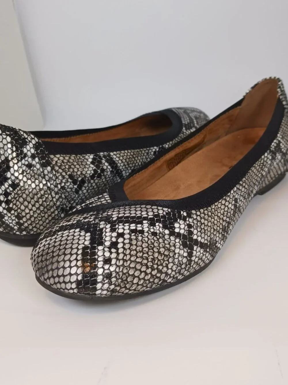 Vionic Carroll Women’s 7 Ballet Flats Black Snake Print Leather Balletcore